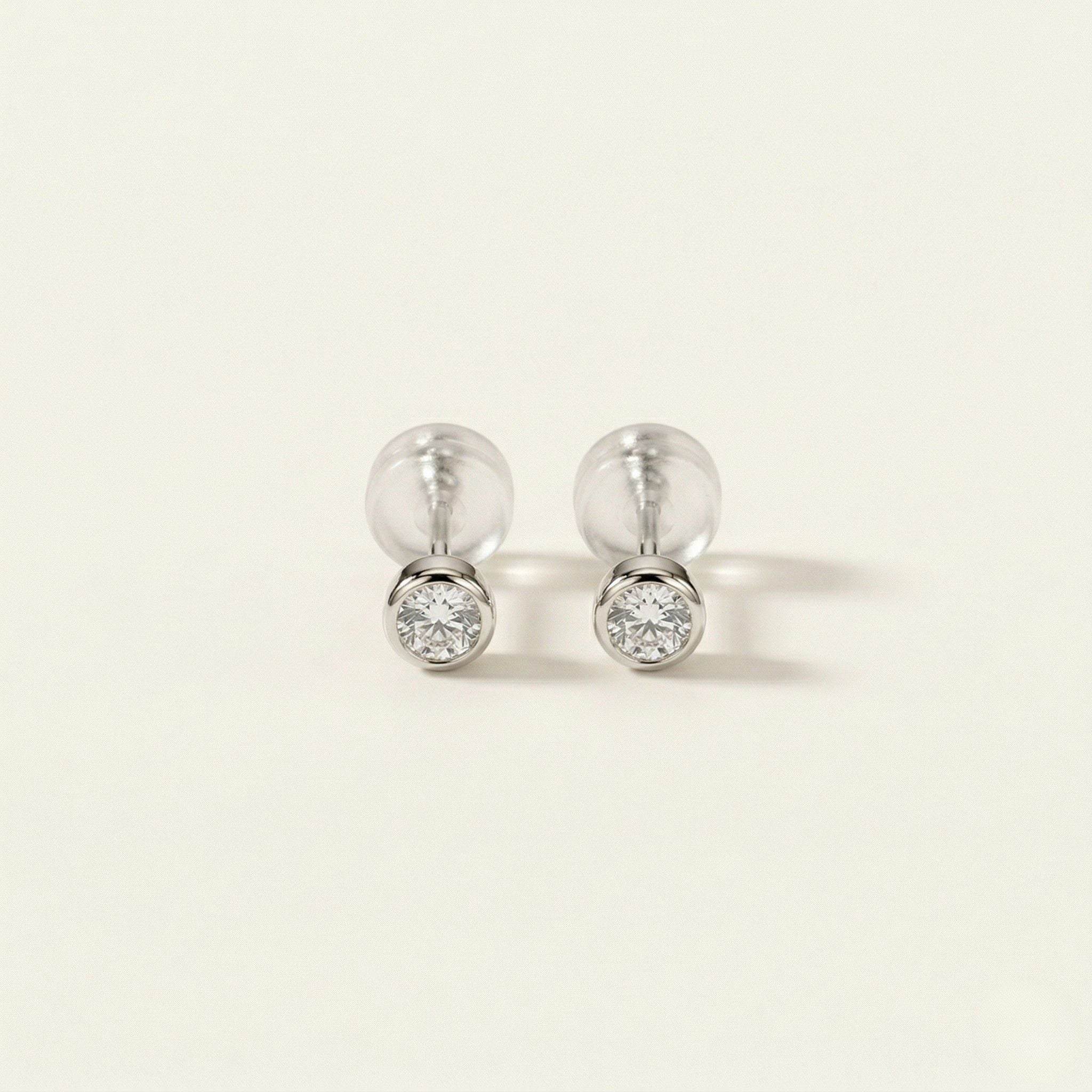 PT900 プラチナ スタッドピアス（ダイヤモンド0.20ct） – SHIPPO KYOTO