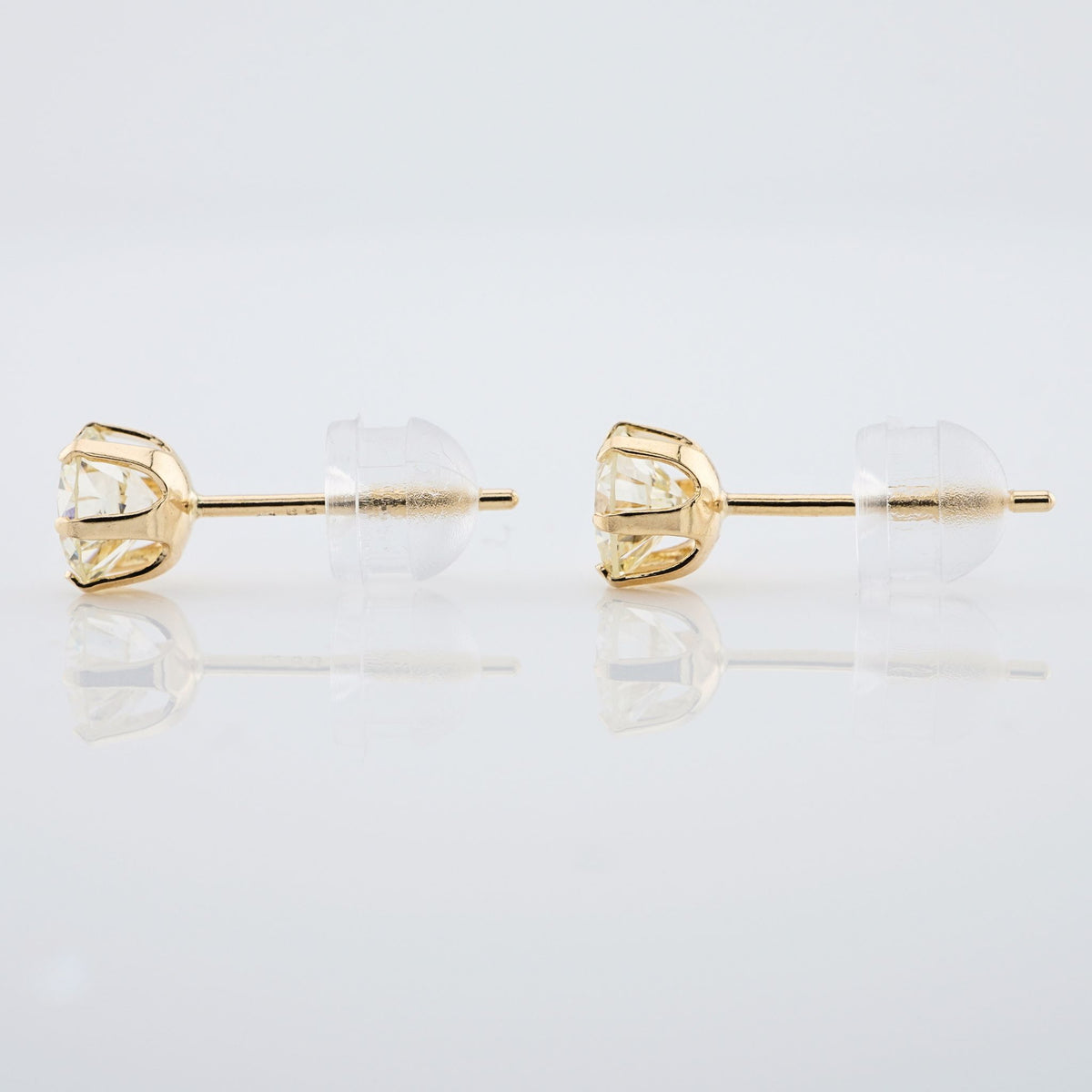 K18ゴールド スタッドピアス（SI〜VSクラス ダイヤモンド計0.60ct・0.80ct｜CGLソーティングメモ付）