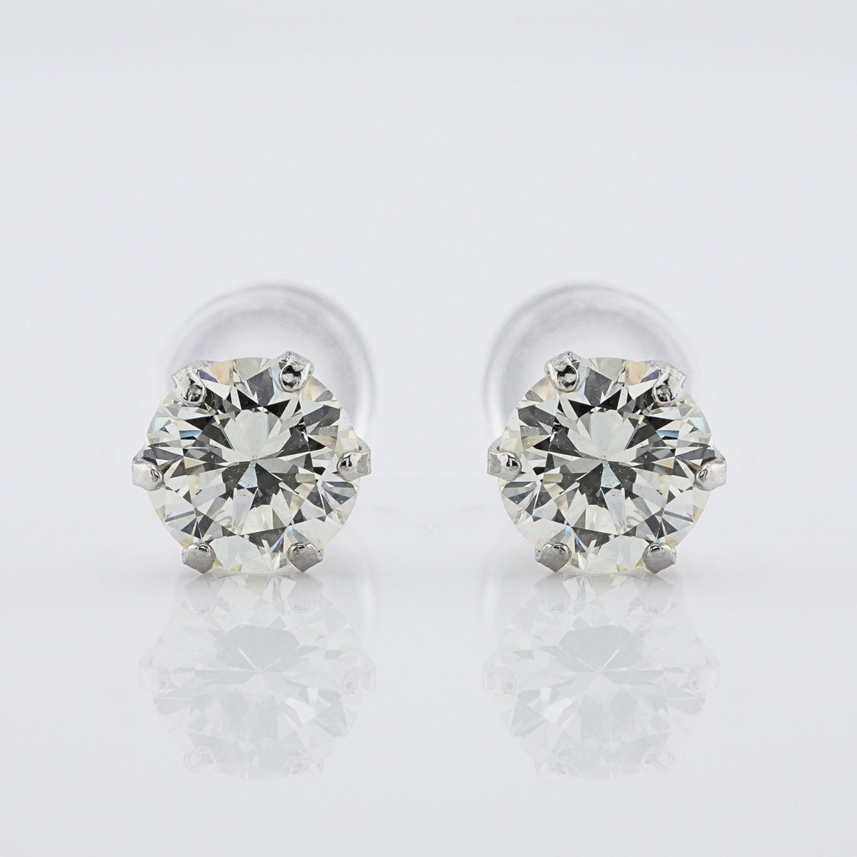 PT900プラチナ スタッドピアス（SI〜VSクラス ダイヤモンド計0.60ct・0.80ct｜CGLソーティングメモ付）