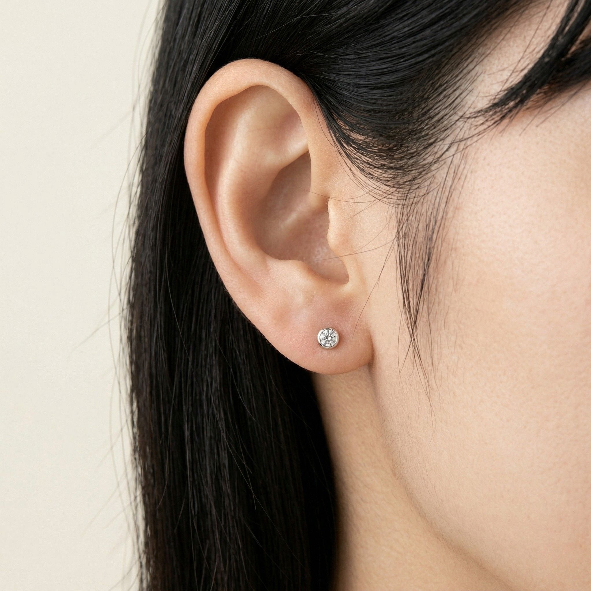 PT900 プラチナ スタッドピアス（ダイヤモンド0.20ct）