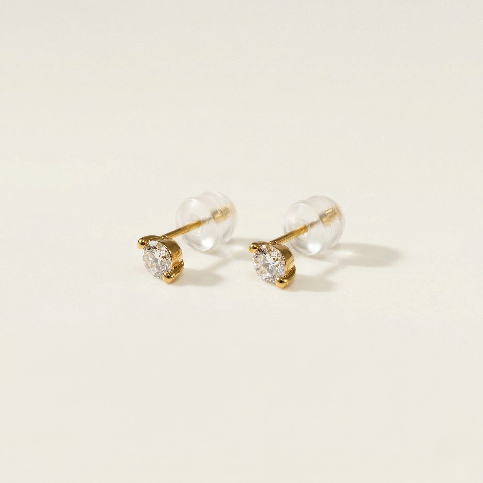 K18 ゴールド スタッドピアス（ダイヤモンド0.30ct）