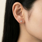 K18 ゴールド スタッドピアス（ダイヤモンド0.30ct）