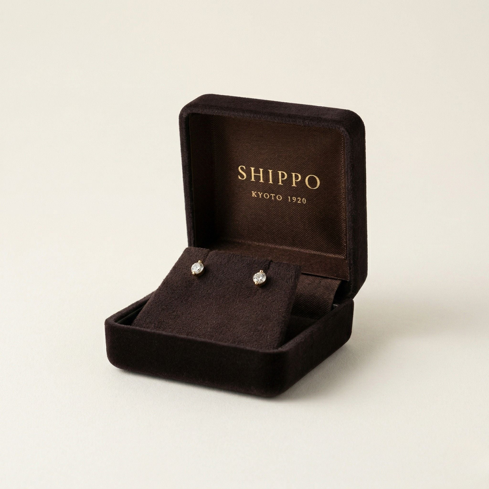 K18 ゴールド スタッドピアス（ダイヤモンド0.30ct）