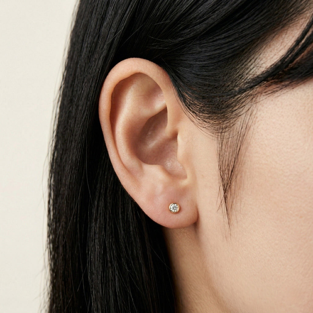 K18 ゴールド スタッドピアス（ダイヤモンド0.08ct）