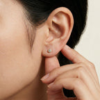 K18 ゴールド スタッドピアス（ダイヤモンド0.08ct）