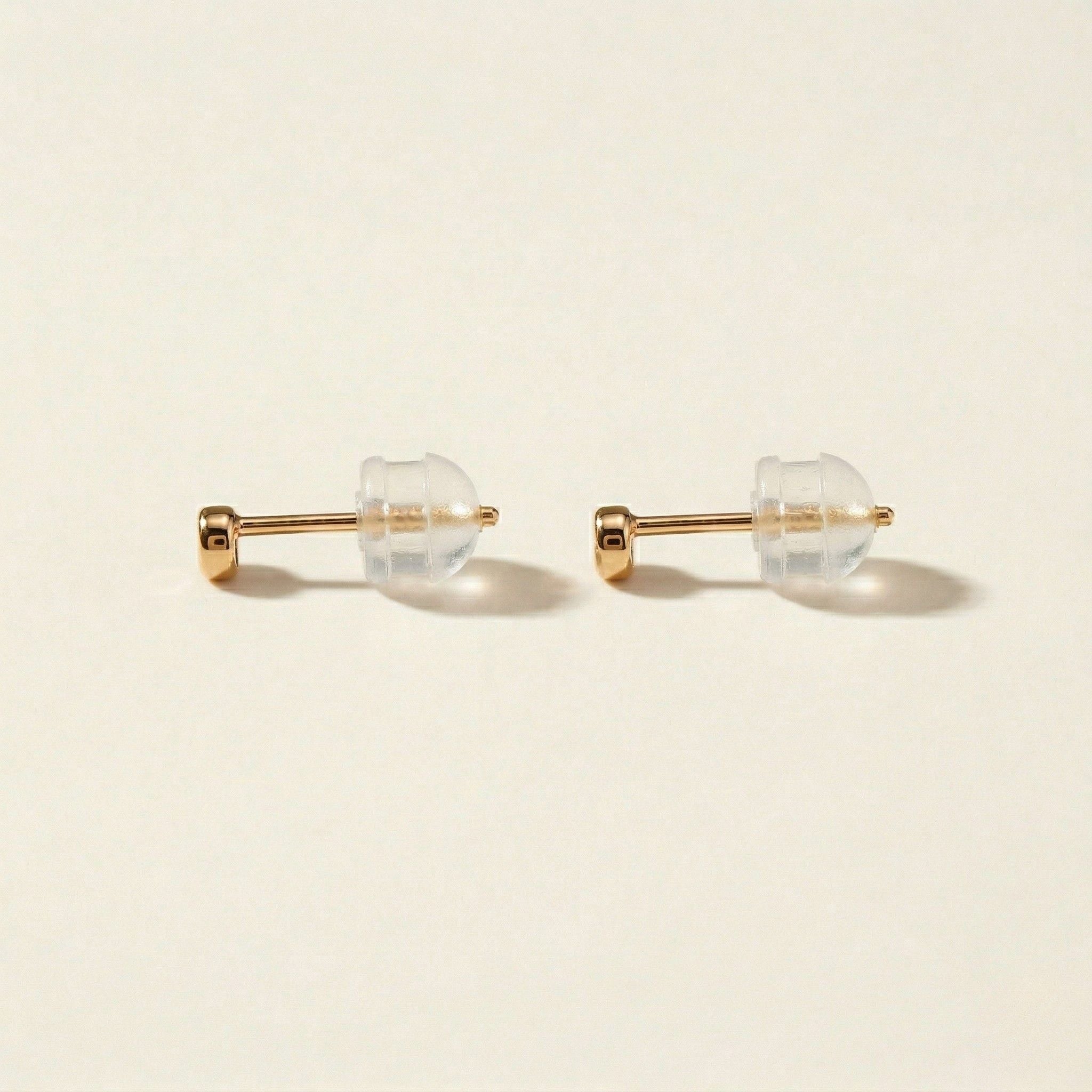 K18 ゴールド スタッドピアス（ダイヤモンド0.08ct）