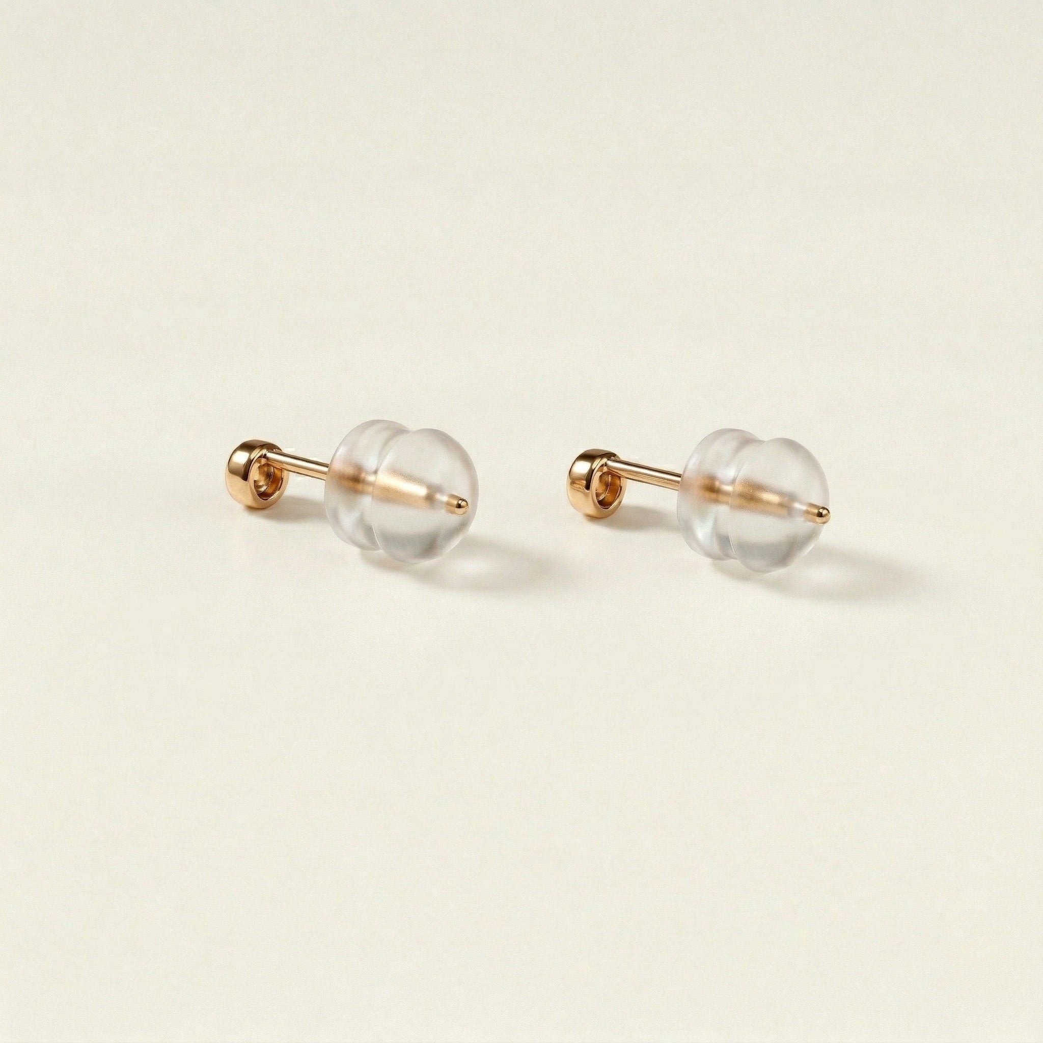 K18 ゴールド スタッドピアス（ダイヤモンド0.08ct）