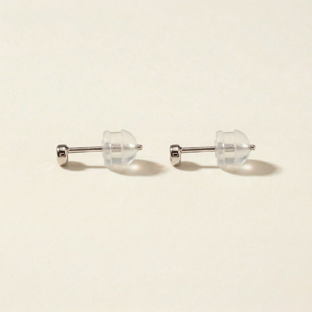 K18 ホワイトゴールド スタッドピアス（ダイヤモンド0.08ct）