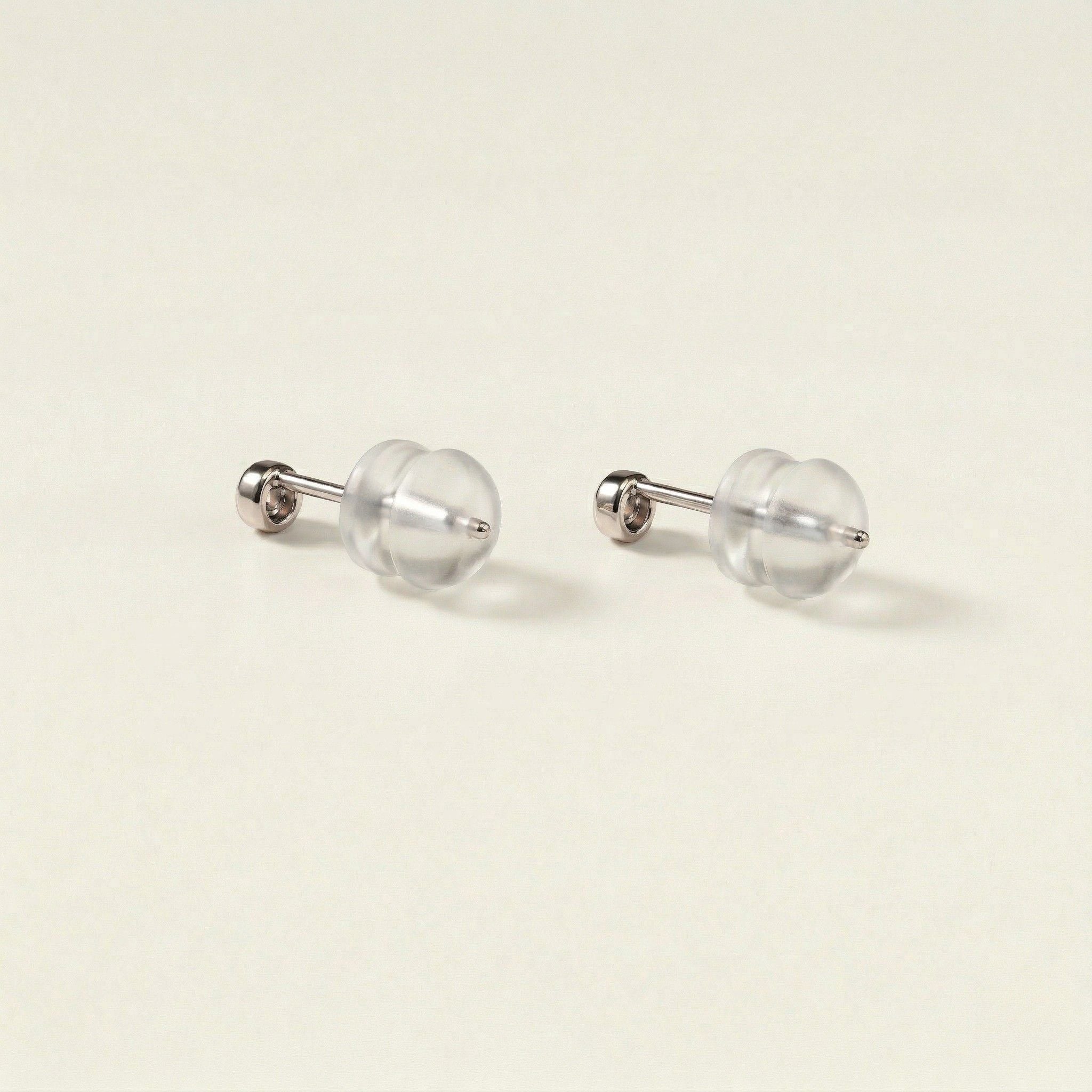 K18 ホワイトゴールド スタッドピアス（ダイヤモンド0.08ct）