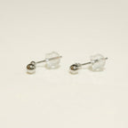 K18 ホワイトゴールド スタッドピアス（ダイヤモンド0.02ct）