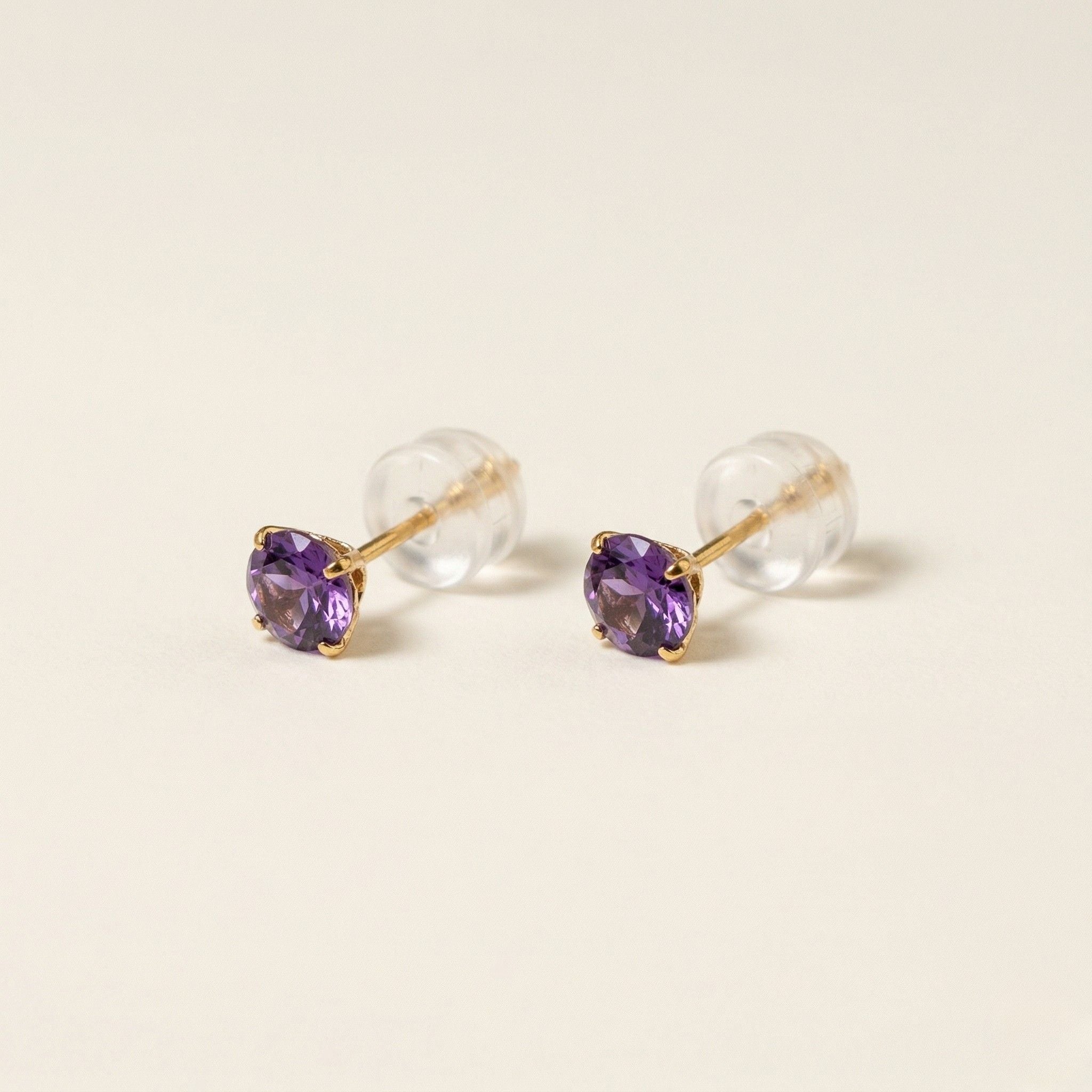 K18 ゴールド スタッドピアス（アメジスト）