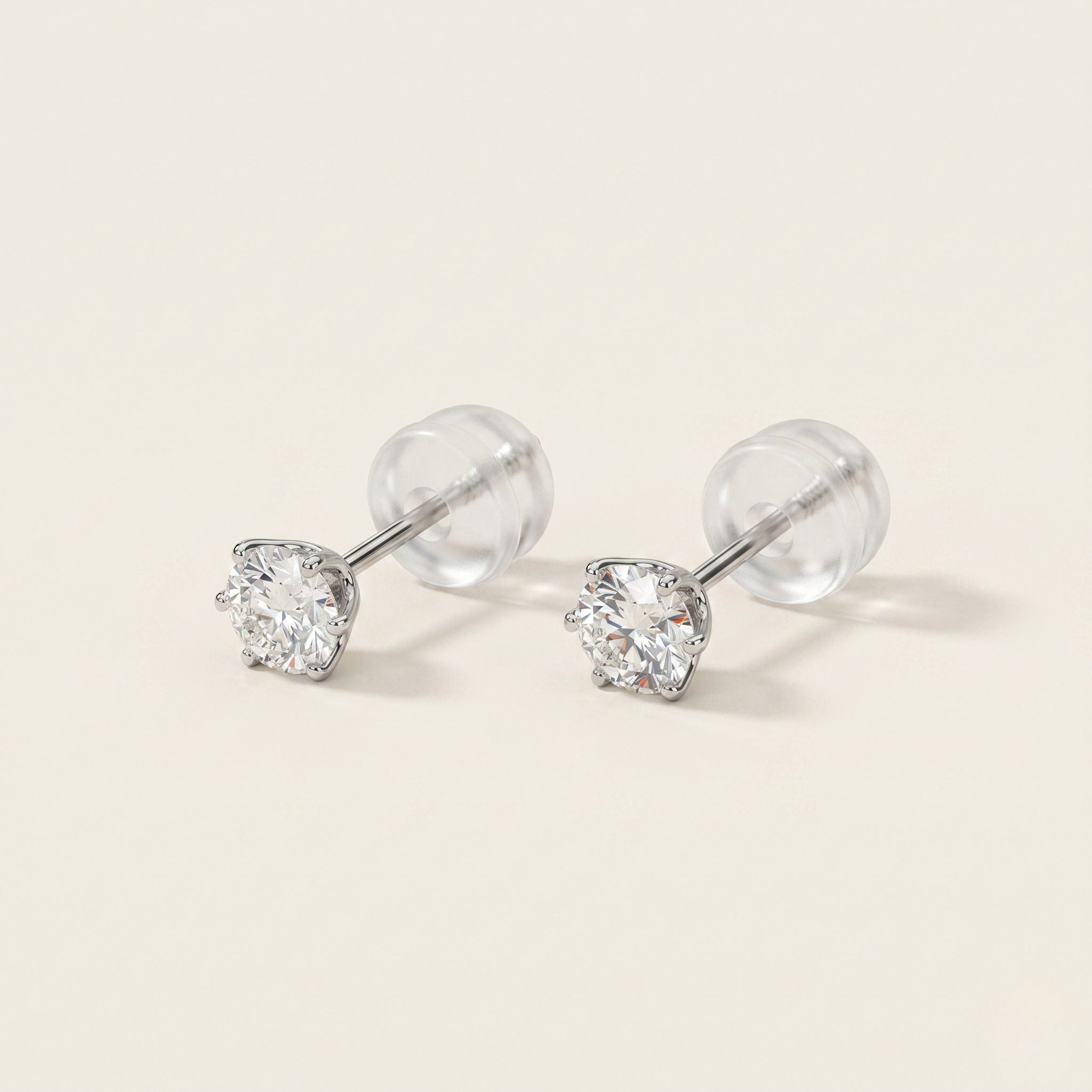 PT900 プラチナ スタッドピアス（SIクラス ダイヤモンド計0.25ct）