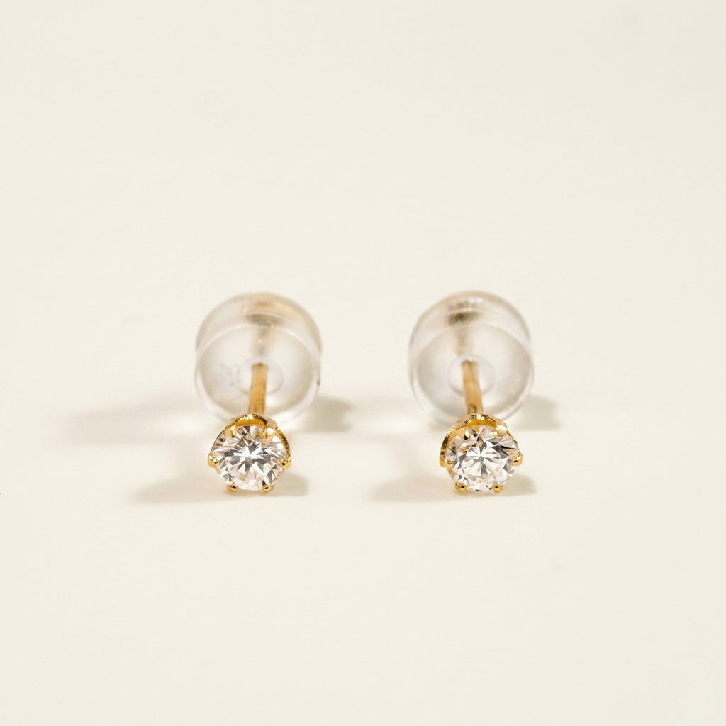 K18 ゴールド スタッドピアス（SIクラス ダイヤモンド計0.08ct）