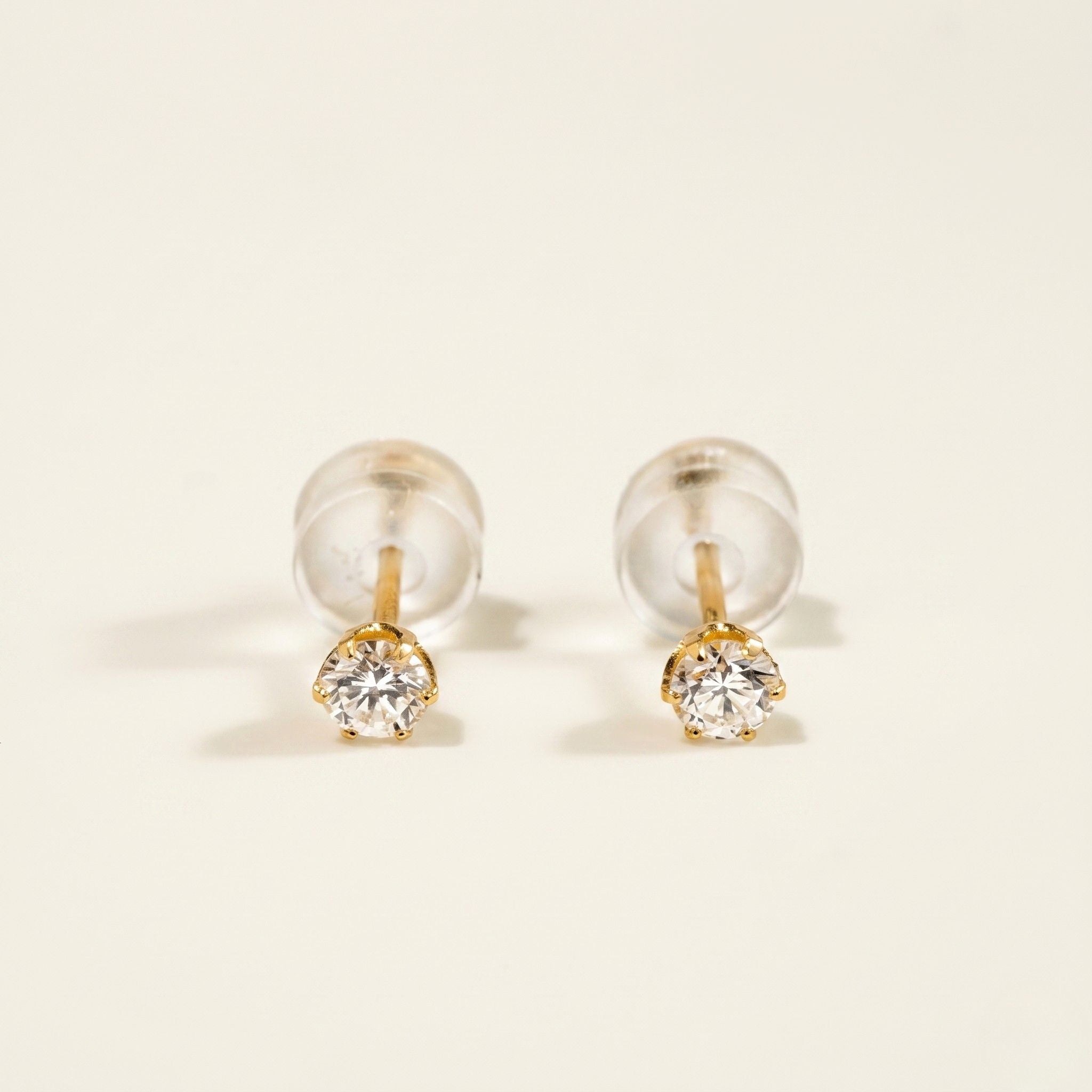 K18 ゴールド スタッドピアス（SIクラス ダイヤモンド計0.08ct）