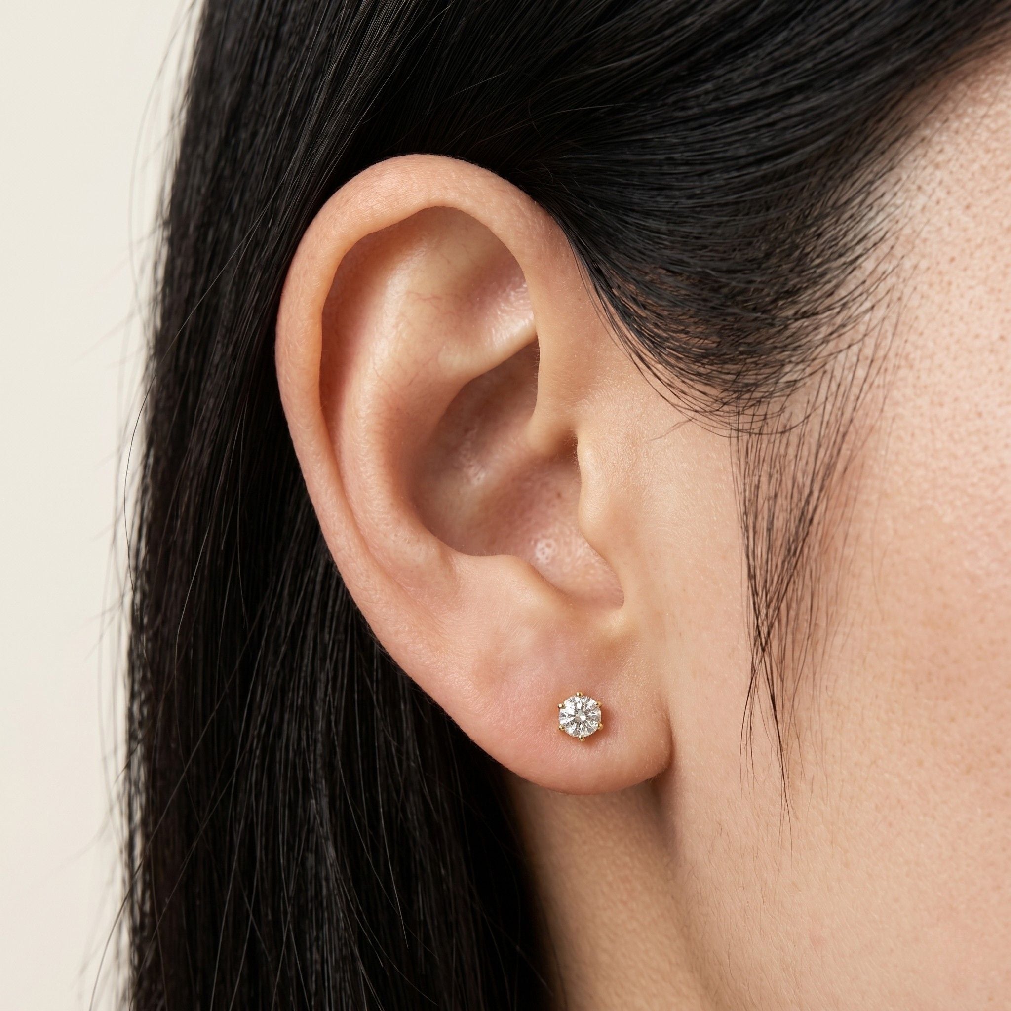K18 ゴールド スタッドピアス（SIクラス ダイヤモンド計0.08ct）