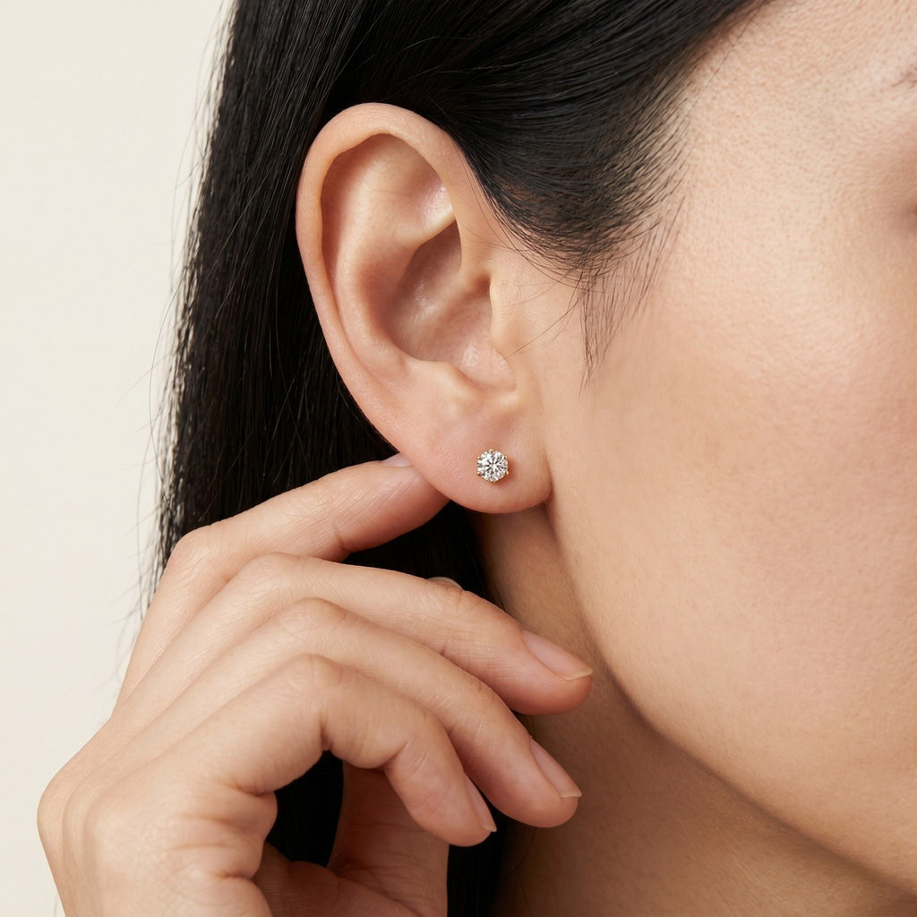 K18 ゴールド スタッドピアス（SIクラス ダイヤモンド計0.08ct）