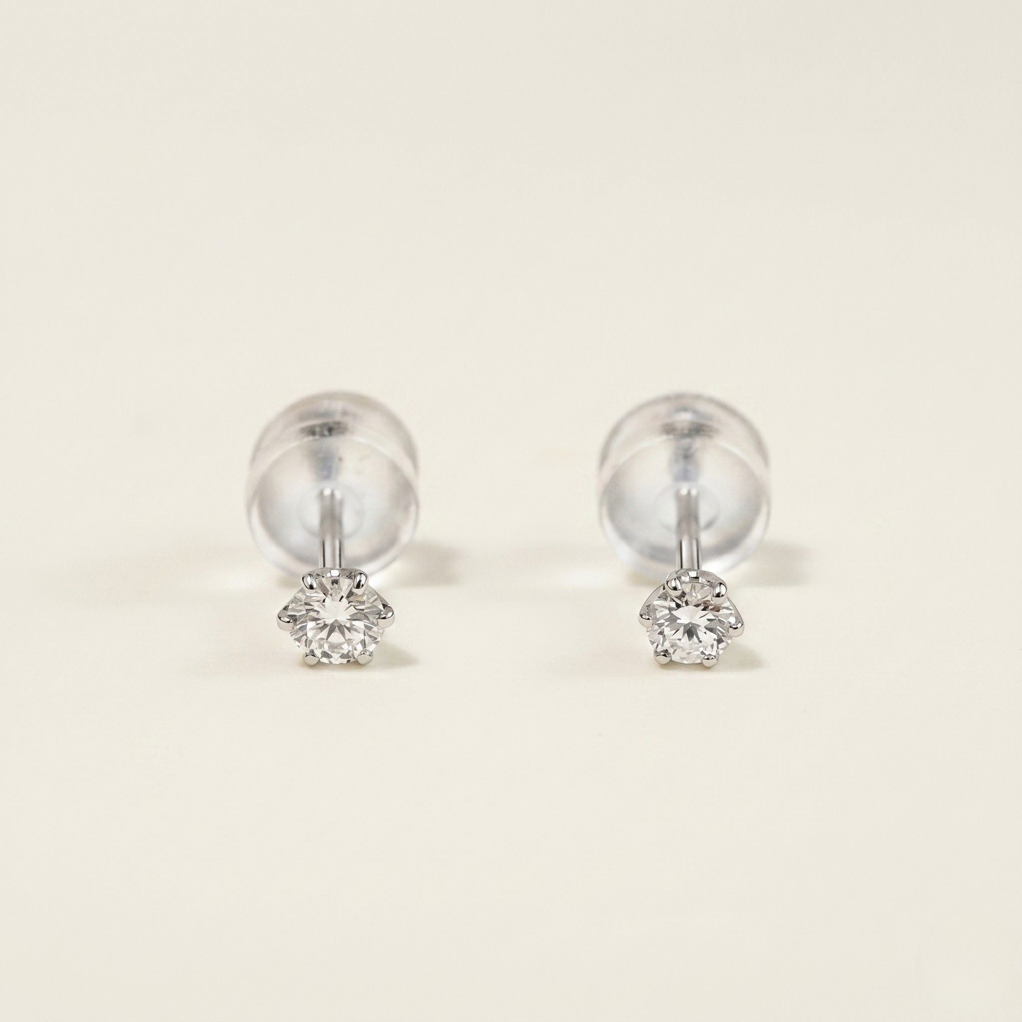 PT900 プラチナ スタッドピアス（SIクラス ダイヤモンド計0.10ct）