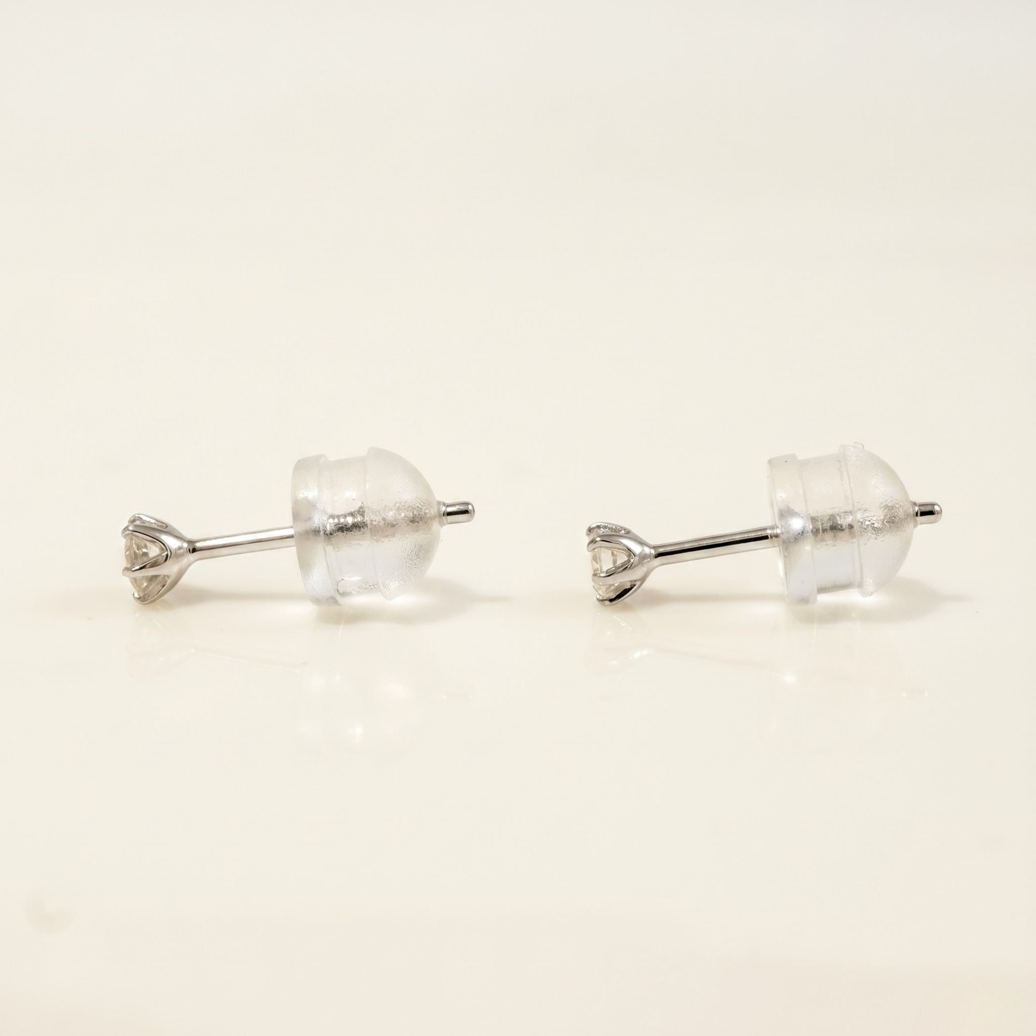 PT900 プラチナ スタッドピアス（SIクラス ダイヤモンド計0.10ct）
