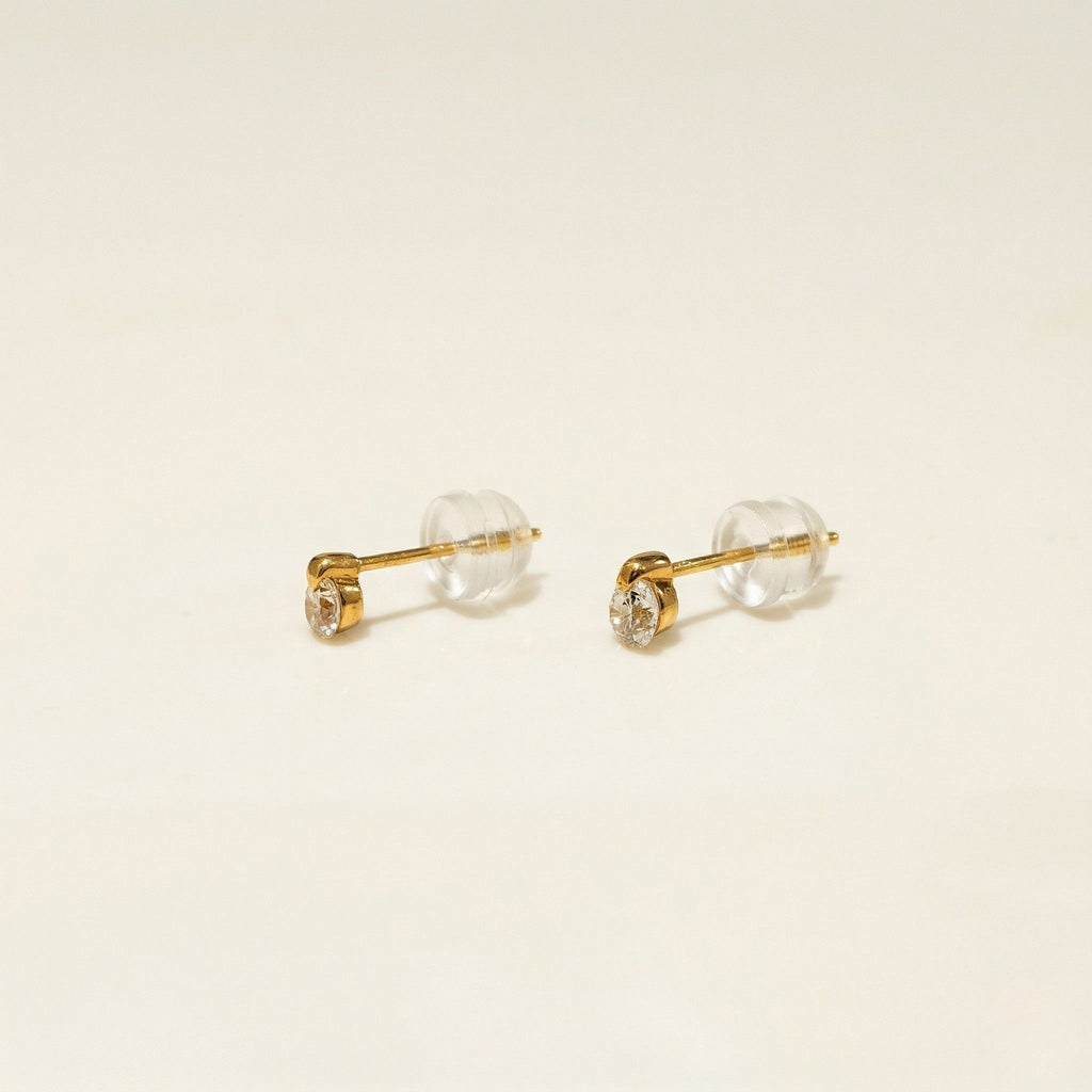 K18 ゴールド スタッドピアス（ダイヤモンド0.30ct）