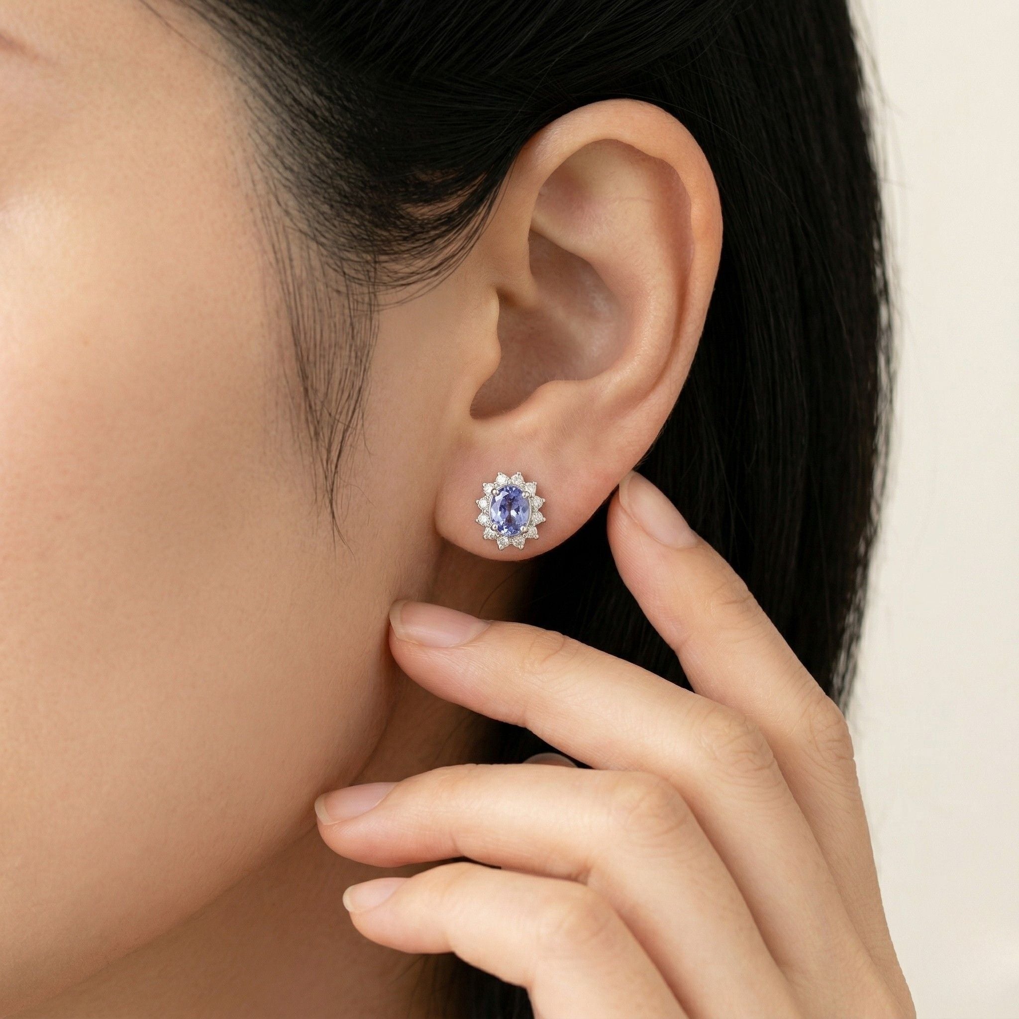 K18 ホワイトゴールド スタッドピアス（タンザナイト｜ダイヤモンドD0.34ct）