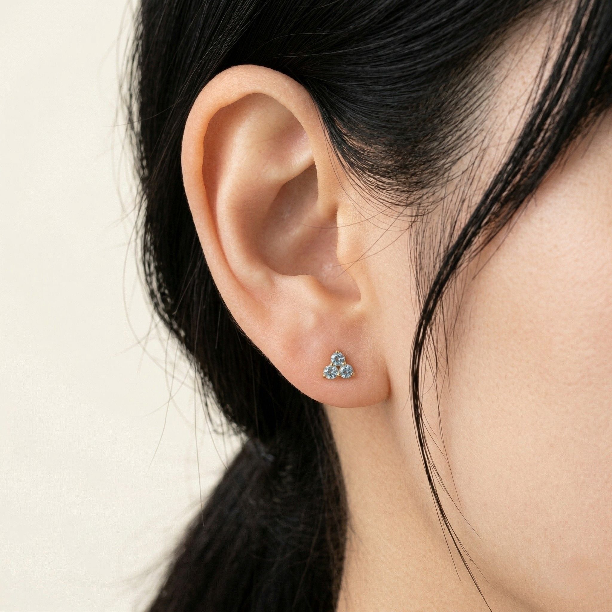 K18 ゴールド スタッドピアス（ブルートパーズ）