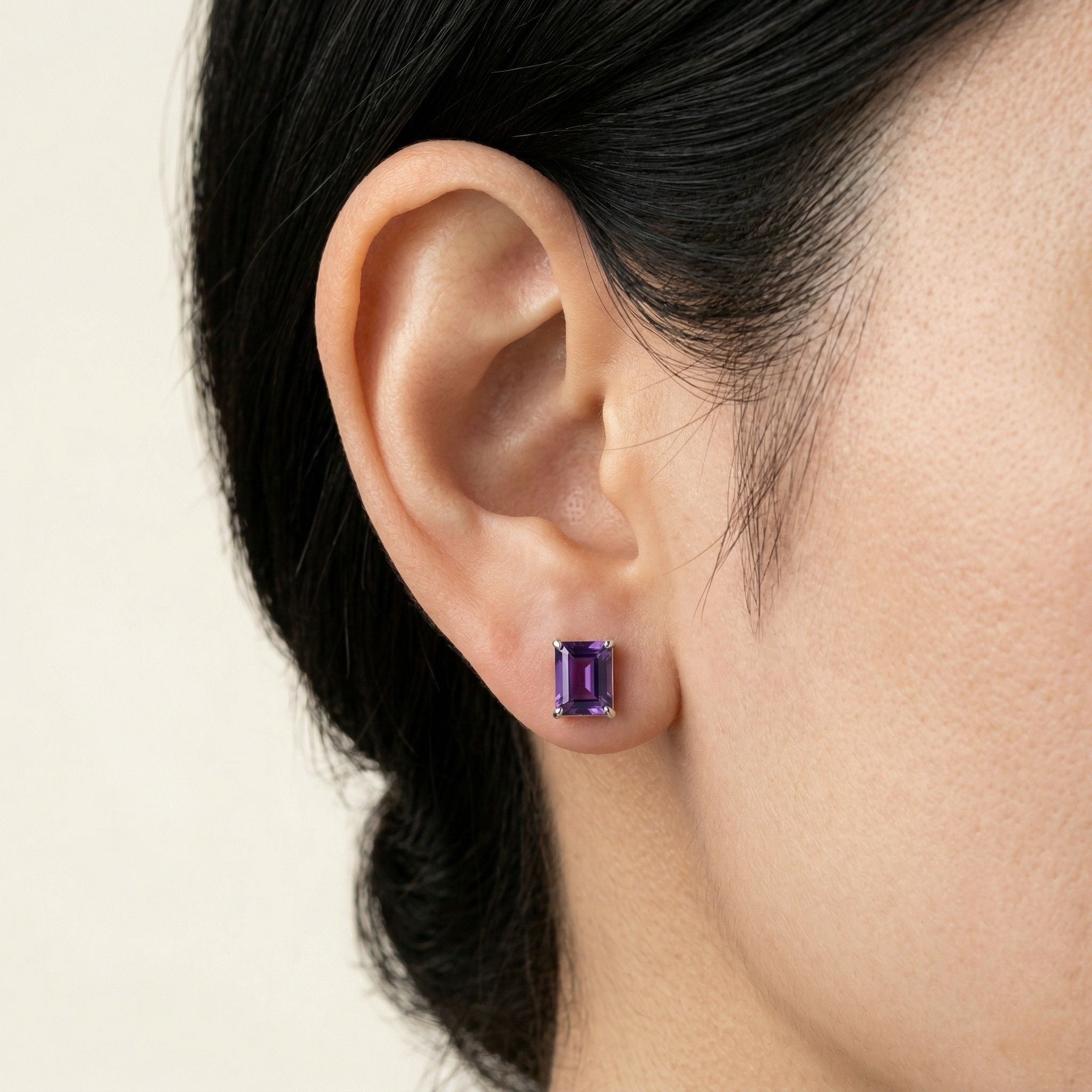 K18 ホワイトゴールド スタッドピアス（アメジスト）