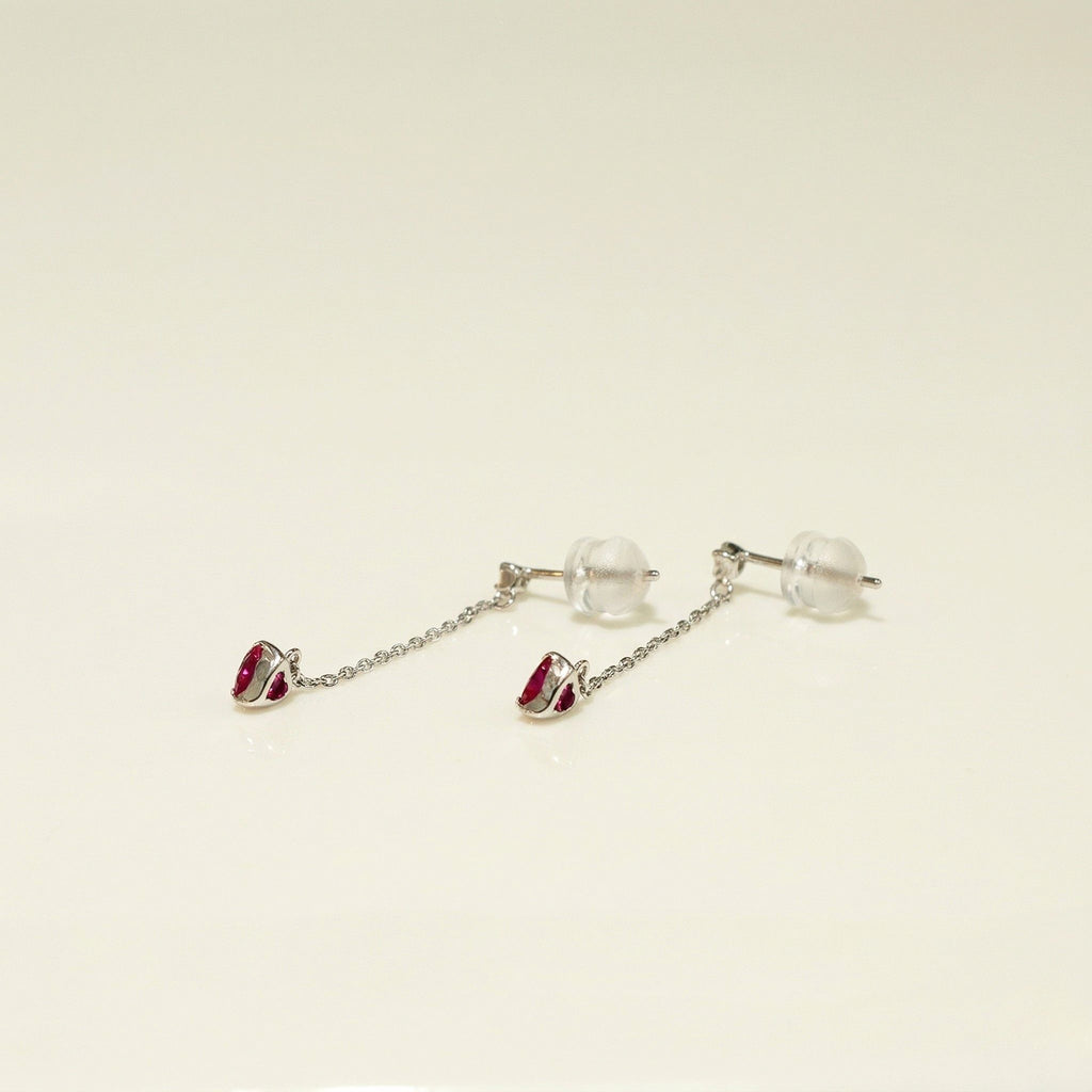 K18 ホワイトゴールド スタッドピアス（ルビー0.40ct｜ダイヤモンド0.06ct）
