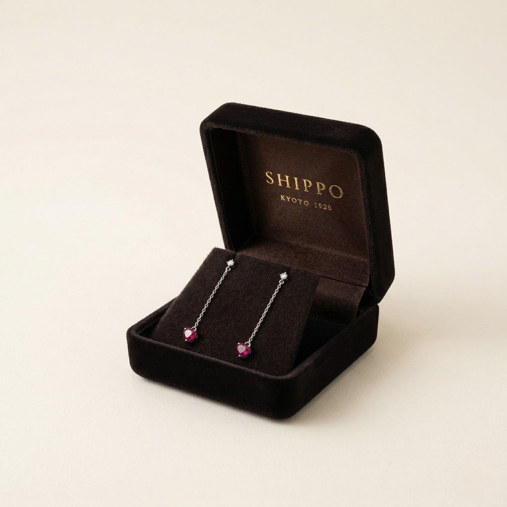 K18 ホワイトゴールド スタッドピアス（ルビー0.40ct｜ダイヤモンド0.06ct）