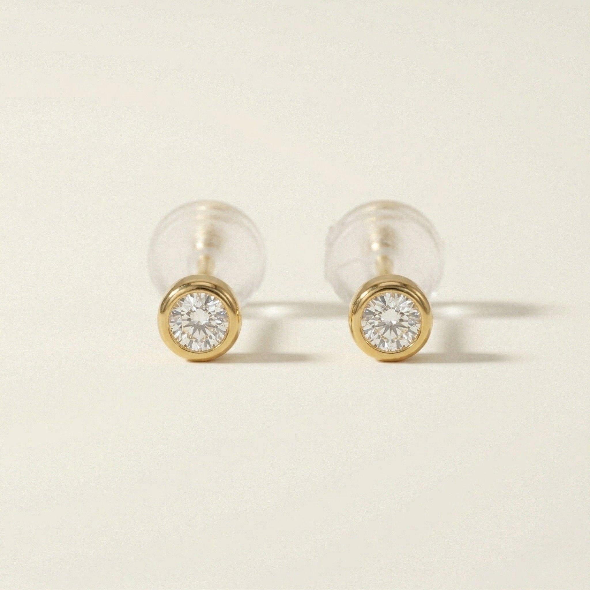 K18 ゴールド スタッドピアス（ダイヤモンド0.10ct）