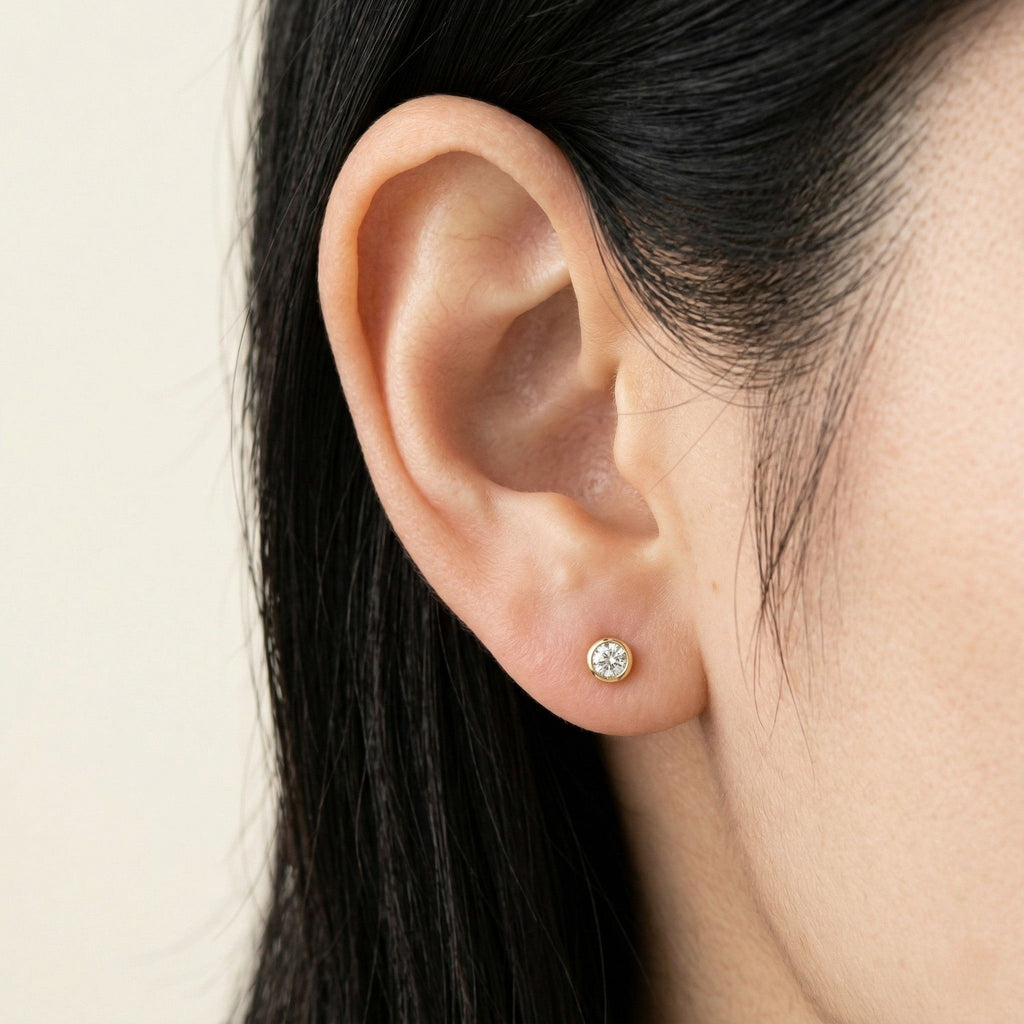 K18 ゴールド スタッドピアス（ダイヤモンド0.10ct）