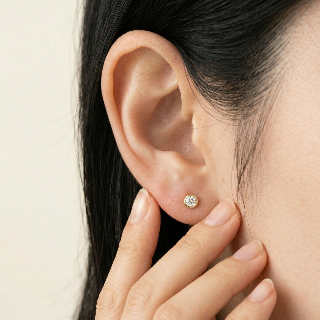 K18 ゴールド スタッドピアス（ダイヤモンド0.10ct）