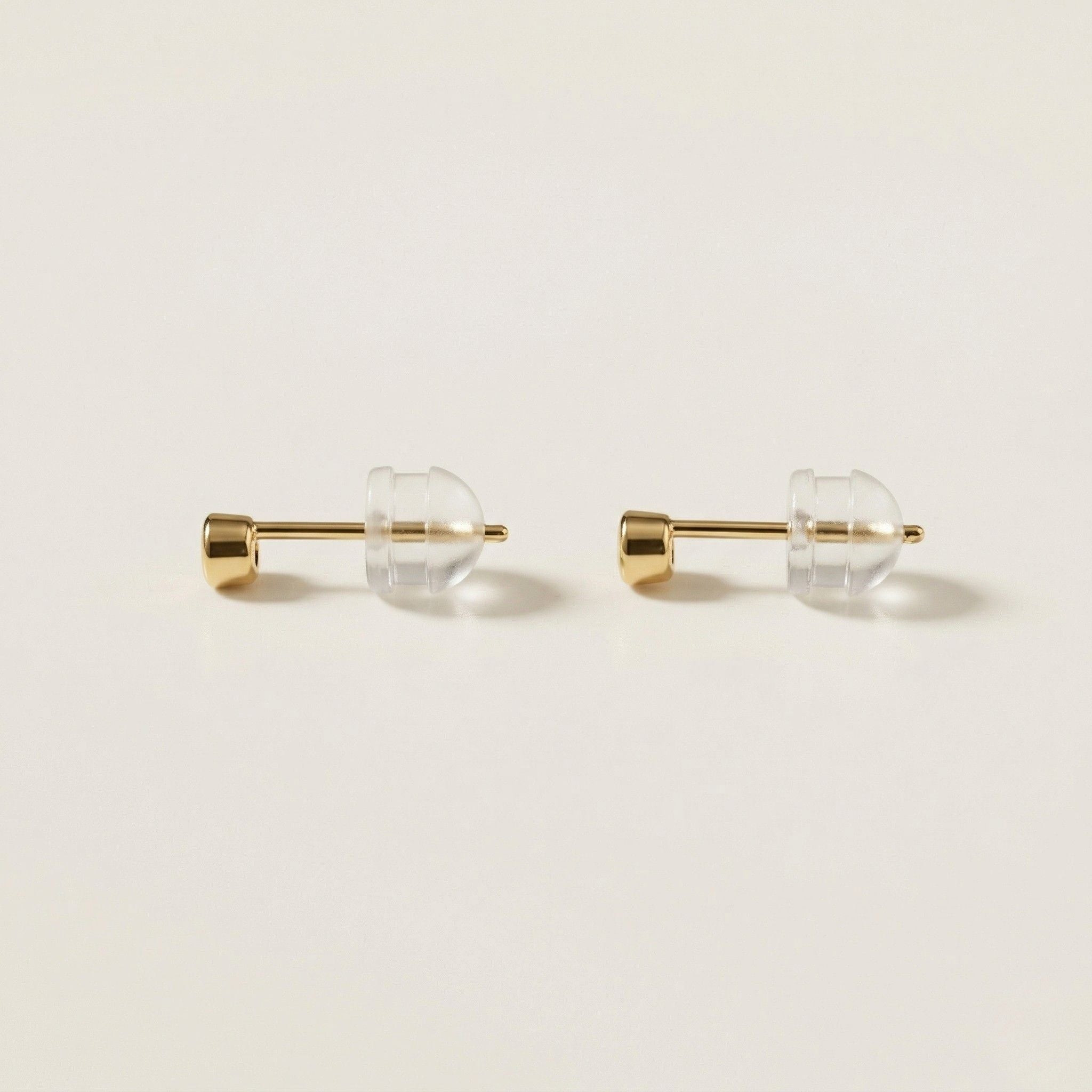 K18 ゴールド スタッドピアス（ダイヤモンド0.10ct）