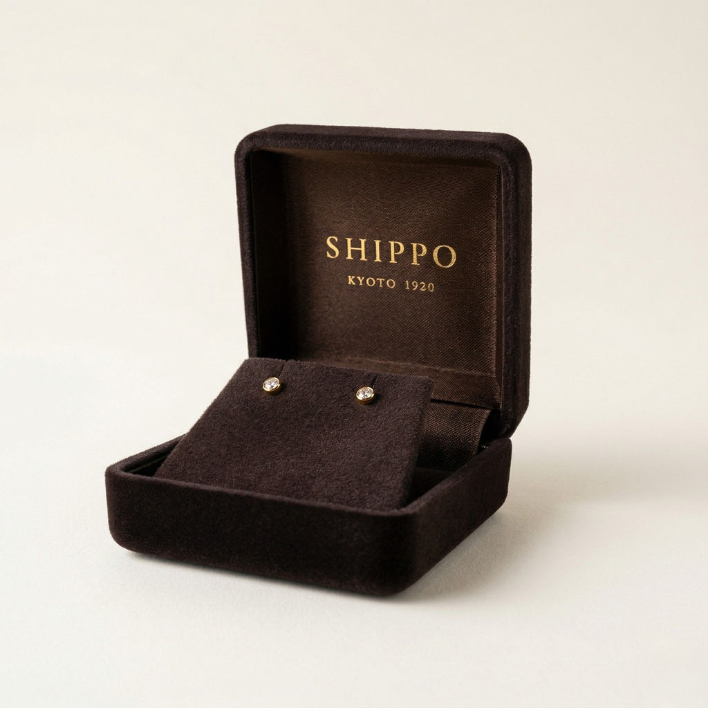 K18 ゴールド スタッドピアス（ダイヤモンド0.10ct）