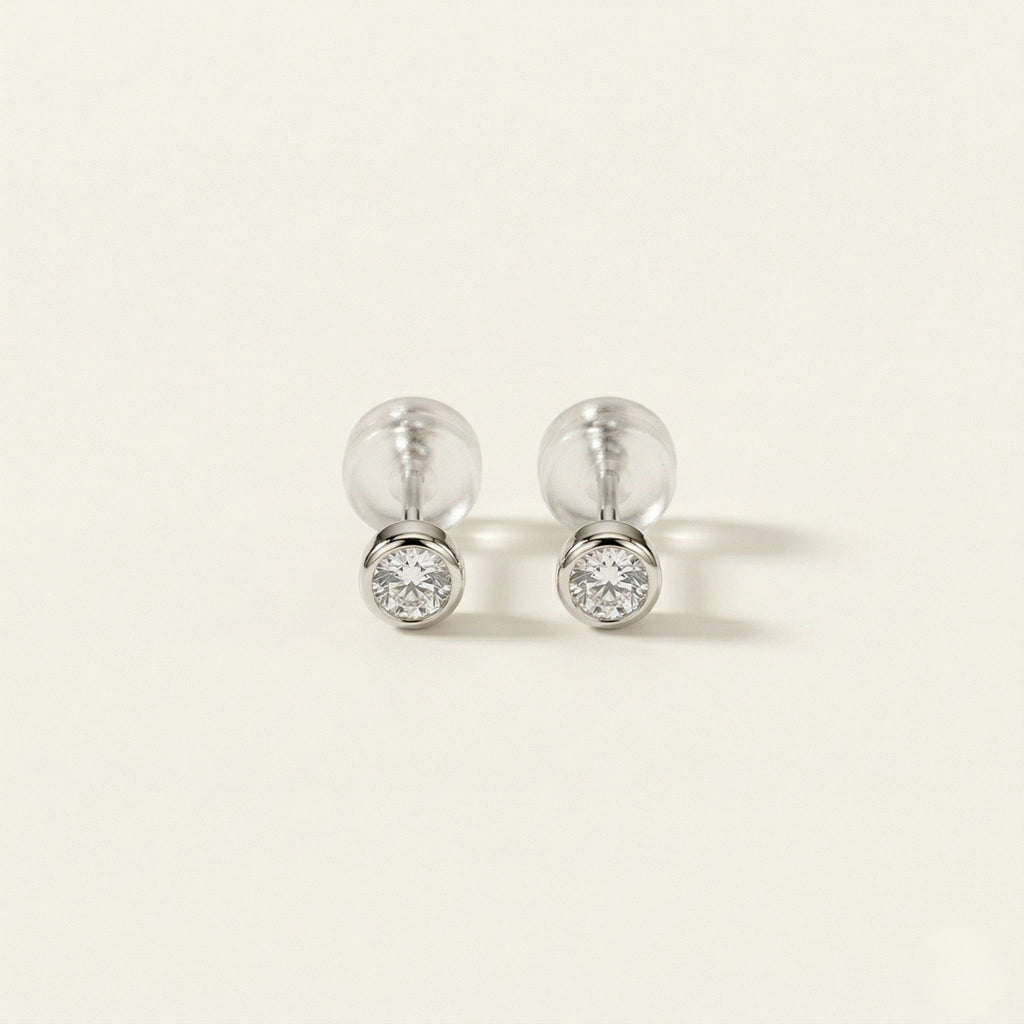 PT900 プラチナ スタッドピアス（ダイヤモンド0.20ct）